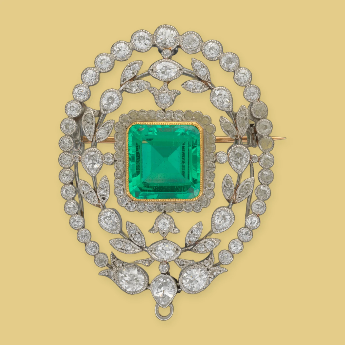 Read more about the article A Collector’s Guide to Vintage Jewelry and Precious Gems